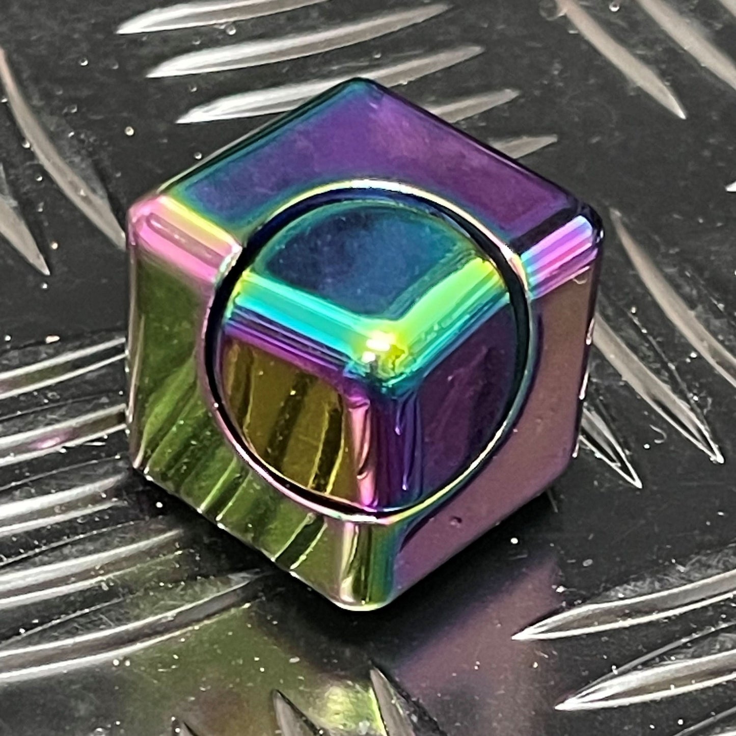 Kaiko oil stick spinning cube
