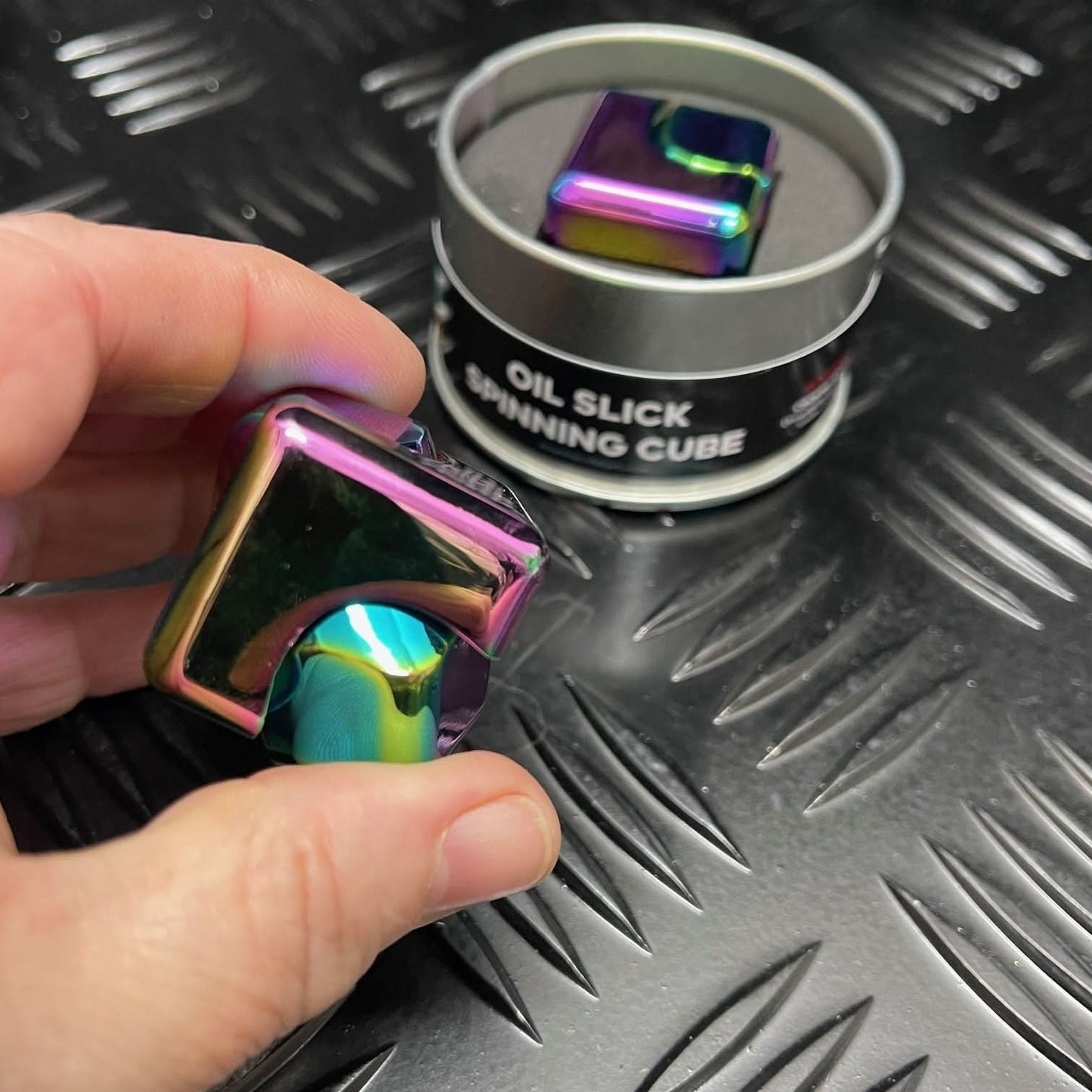 Kaiko oil stick spinning cube