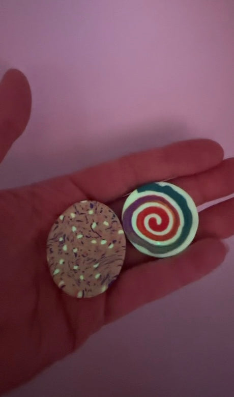 Fidget worry stone - Glow in the dark