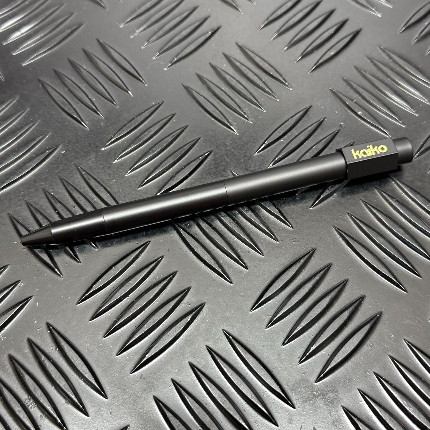 Kaiko weighted spinning pen