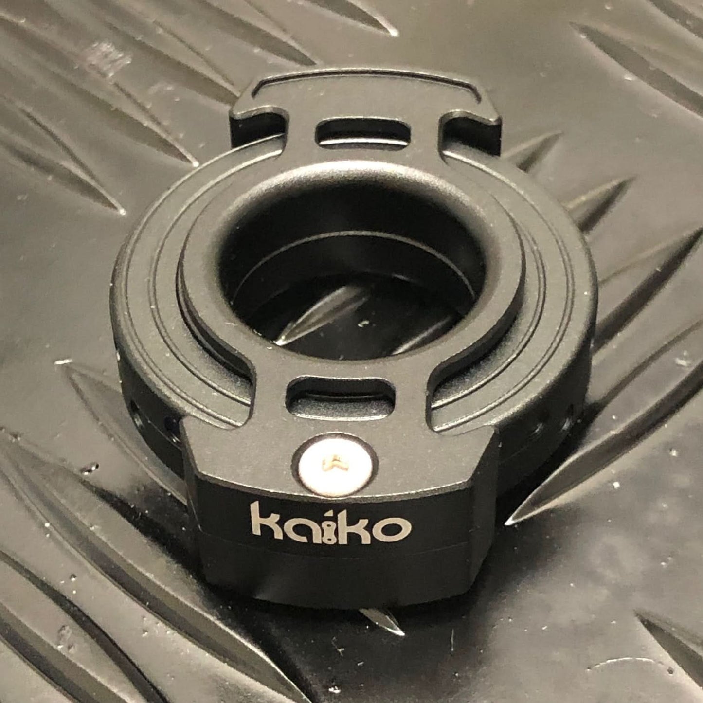 Kaiko Metal Spinner Ring - 2 colours