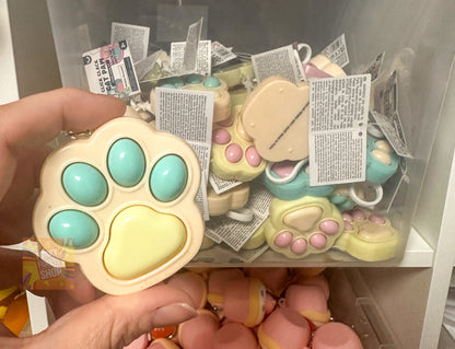 Paw clicker