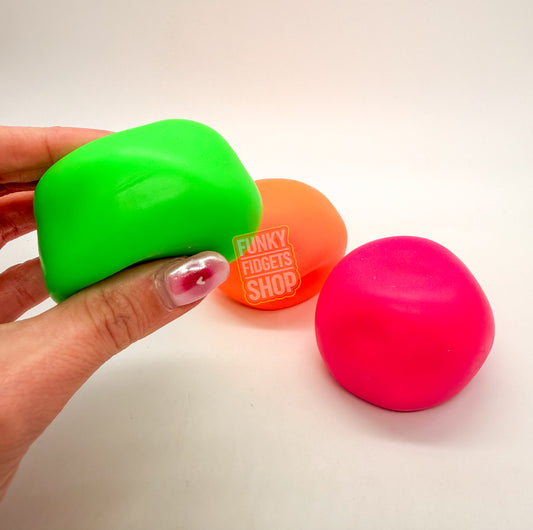 Scrunchems Kinetic Sand Stretch Ball